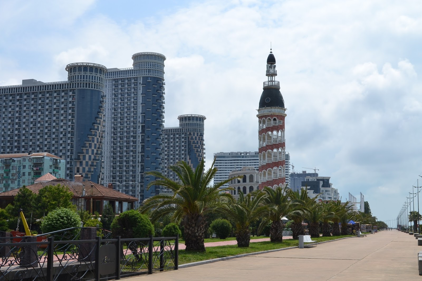 В этом районе разброс цены на отдых в батуми в 2021 году в отелях и виллах большой: My S Tamaroj