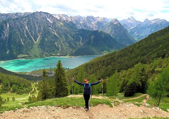 В размере 60 рублей тур.услуги за человека. Pohod V Gory Treking Tur Tirol Avstriya Insbruk Kitcbuel