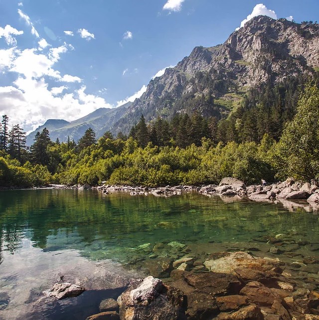 Увидим красоты каньона чёртова мельница, ледник на склонах софруджу и водопады, к которым подойдём очень близко. Ekskursii Turpohody Gidy Arhyz Dombaj Bermamyt Kchr Kraj Gor