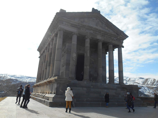 Предлагаемое экскурсия в гарни, гегард и озеро севан стартует из еревана от вашего. Ekskursiya V Garni Gegard